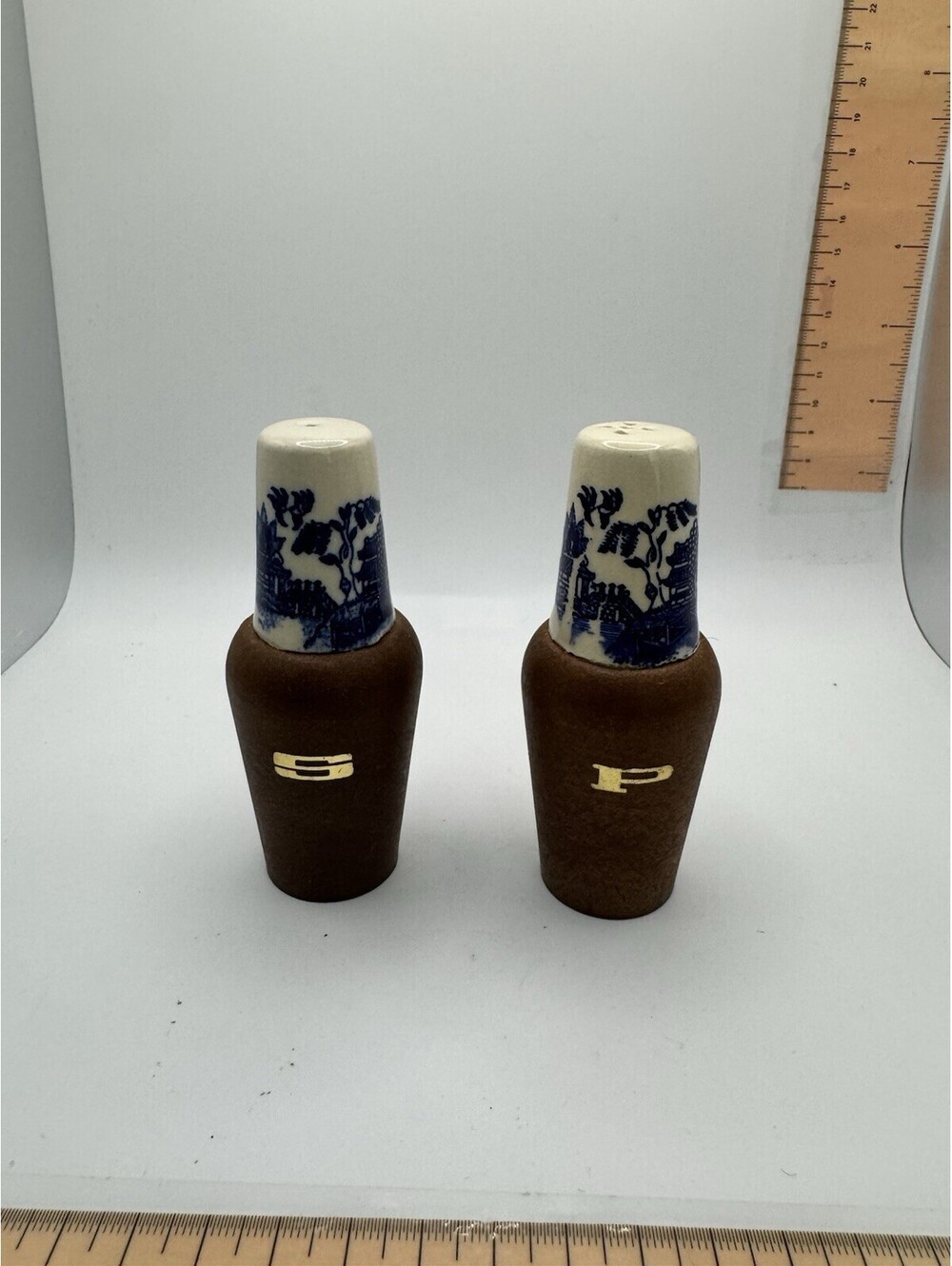 Vintage Blue Willow Japan Ceramic & Plastic Salt & Pepper Shakers